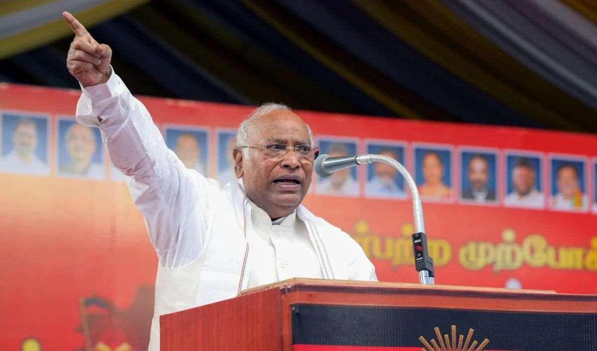 Mallikarjun Kharge adamant on demand for CEC Gyanesh Kumar's resignation; issues warning to the Central Government.